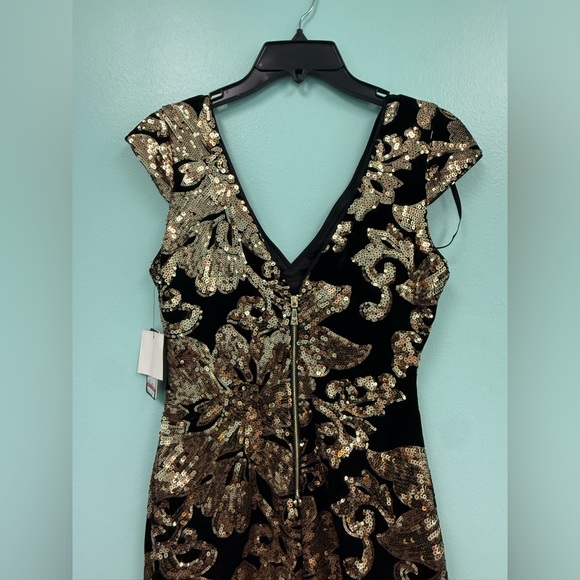 Guess velvet sequin dress in black/gold size 0 - Picture 8 of 11
